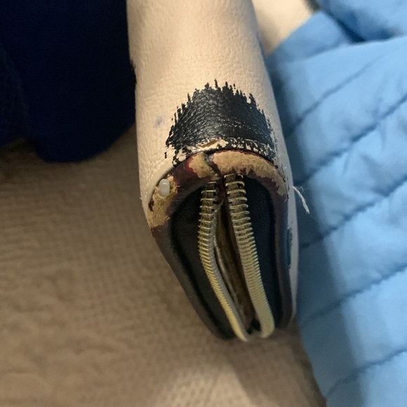 Betsy Johnson zip closure wallet - Picture 5 of 5